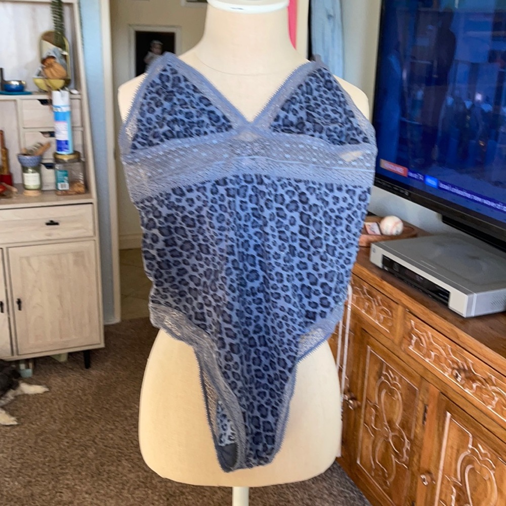 Blue leaped one piece